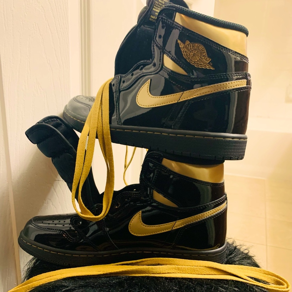 JORDAN HIGH TOP 1’s